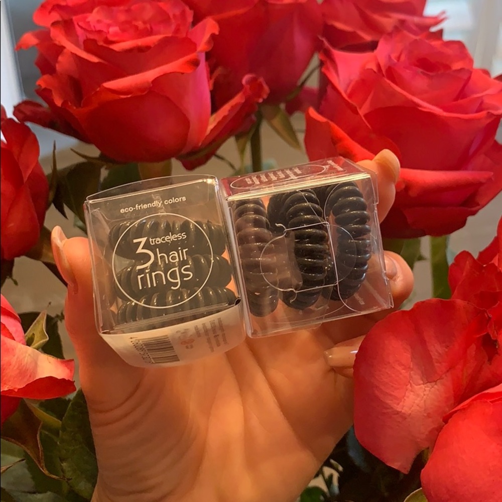 Original INVISIBOBBLE hair rings in black